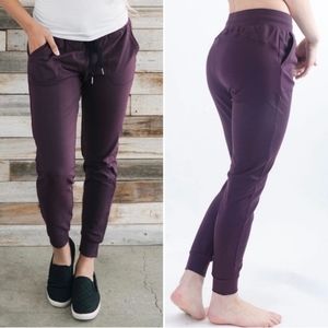 ZYIA Plum Unwind Joggers Size Large